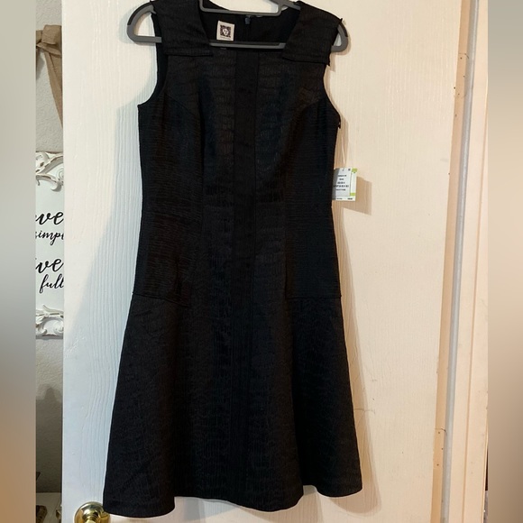 ANNE KLEIN BLACK DRESS NWT. Cute details Size 4. - Picture 1 of 9